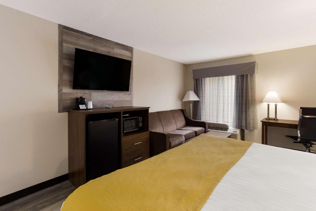 Best Western Crossroads Hotel 3*