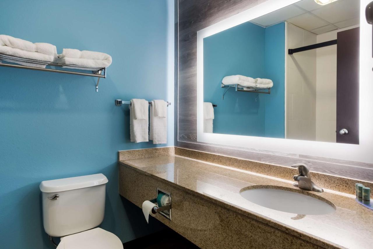 Best Western Crossroads Hotel